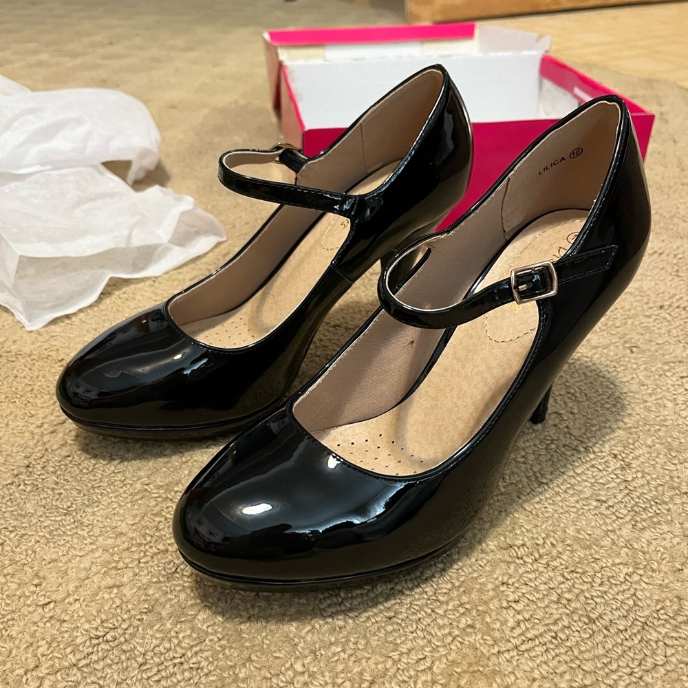Dream Pairs black patent leather heels